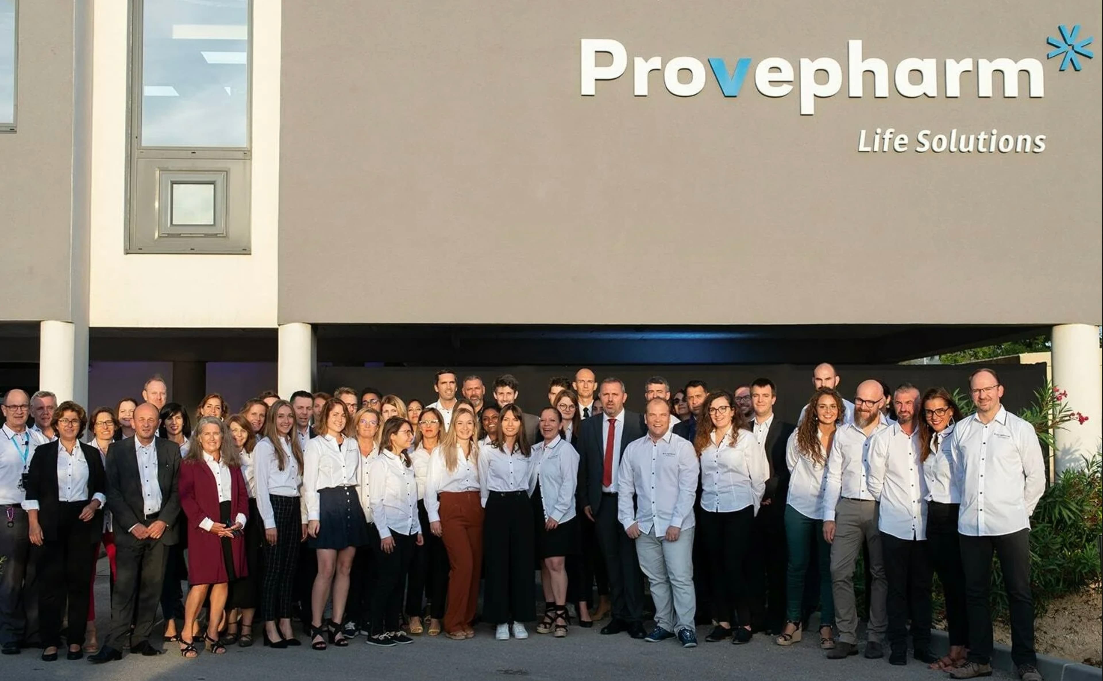 a shot of all the Provepharm employees at the French headquarters